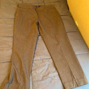 NWOT apt 9 Brynn women’s pull on pants, size 14P